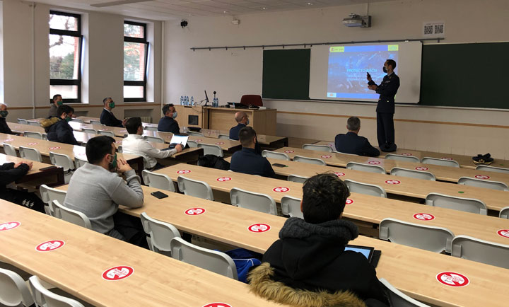 Conferencia en la Academia Básica del Aire