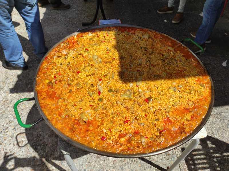 COMIDA_BENEFICA_CARITAS_CASTRENSE