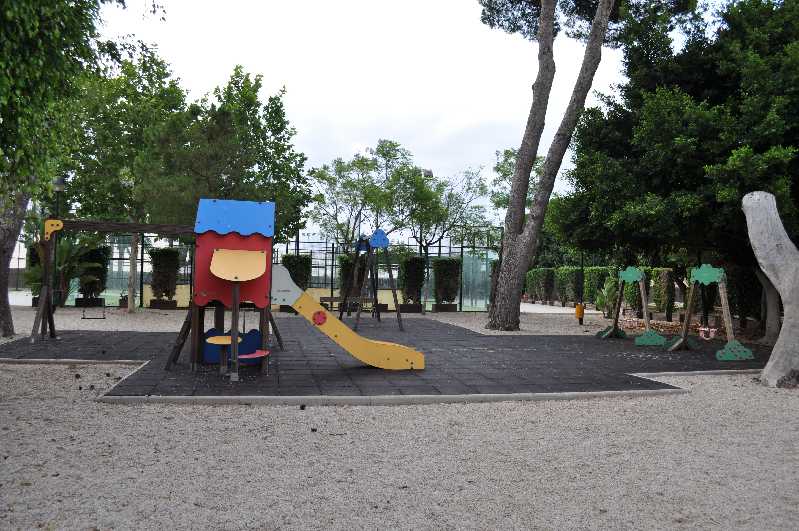 PARQUE_INFANTIL_EN_ZONA_DEPORTIVA