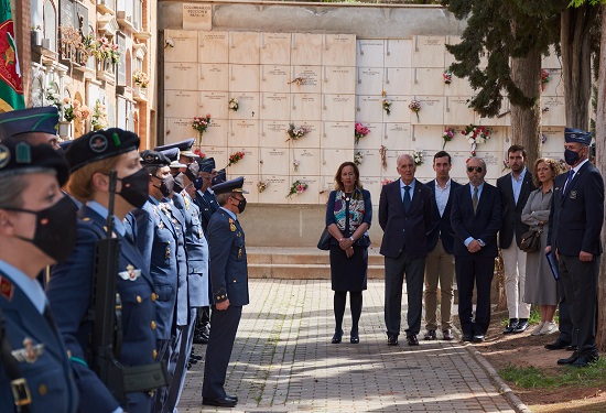 Homenaje al comandante Dávila