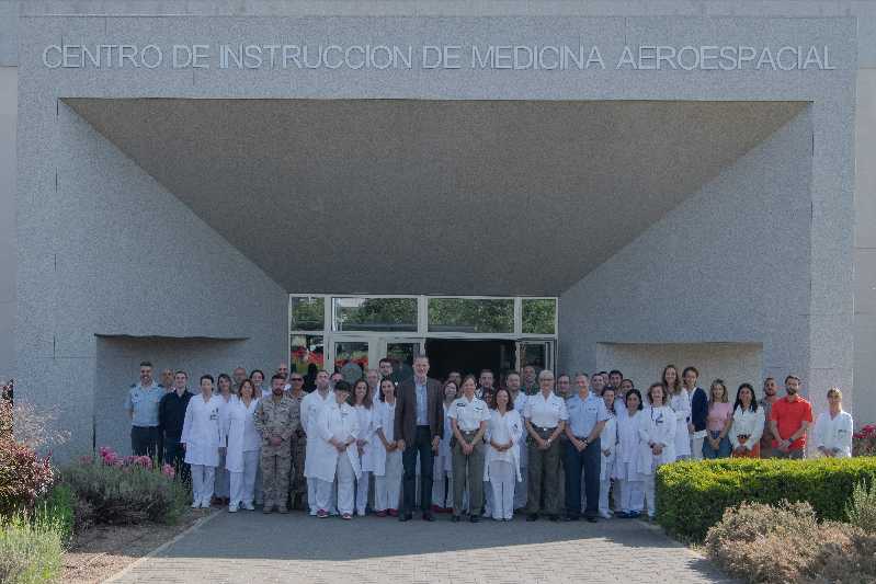 VISITA_DE_SU_MAJESTAD_EL_REY_AL_CENTRO_DE_INSTRUCCION_DE_MEDICINA_AEROESPACIAL