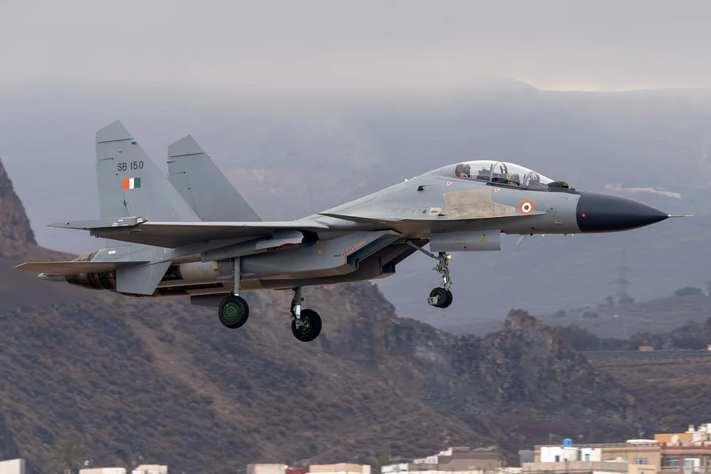 La ECAO Las Palmas: el 'director de orquesta' que hace posible el cielo del Ocean Sky 2025