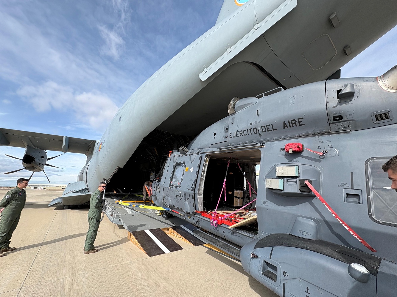 Embarcamos por primera vez dos NH90 en un A400M para su despliegue en el ejercicio Southern Strike en Gulfport (Misisipi)