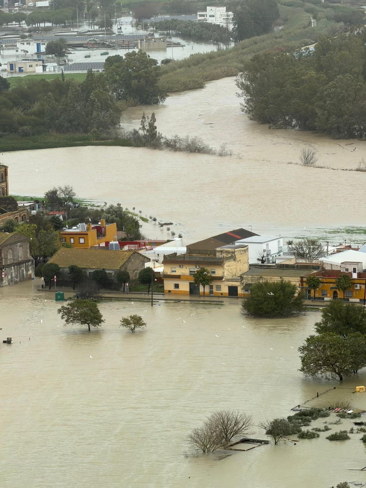 El Ala 48 apoya en labores de salvamento en las inundaciones por la borrasca Leonardo en Andalucía