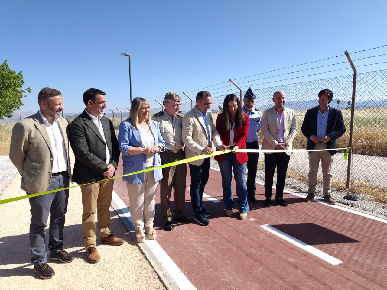 Corte de la cinta carril bici