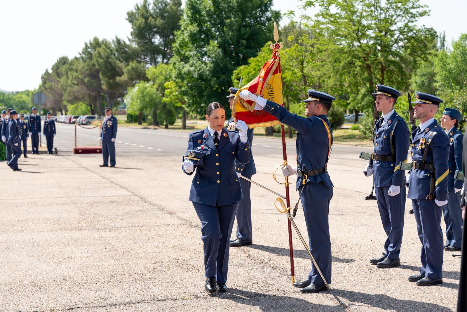 Los aspirantes a reservistas voluntarios del Ejército del Aire y del Espacio comienzan la Formación Militar Específica en sus unidades