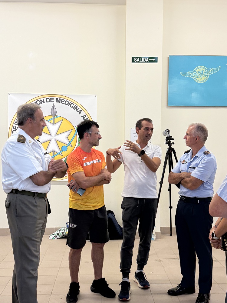 Del Centro de Instrucción de Medicina Aeroespacial de Torrejón de Ardoz a Tokio