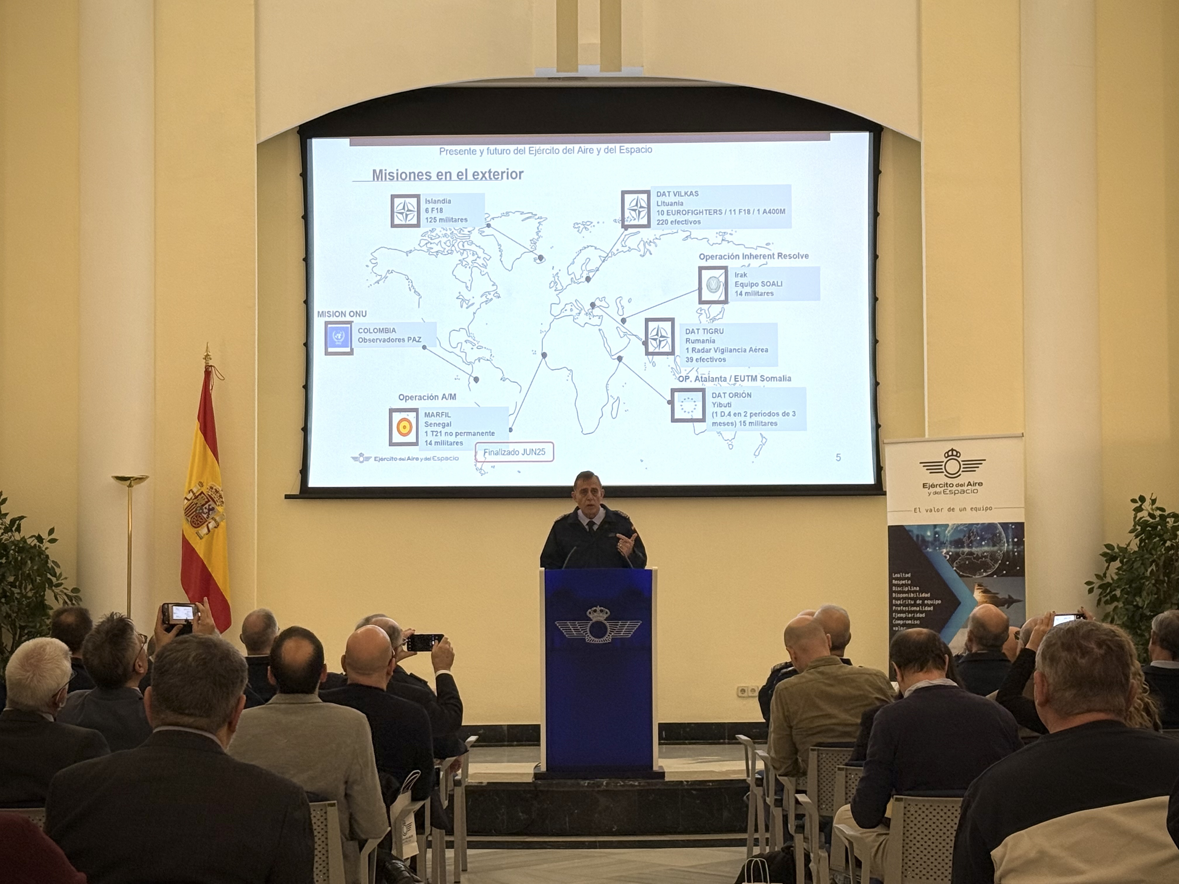 El JEMA con la prensa