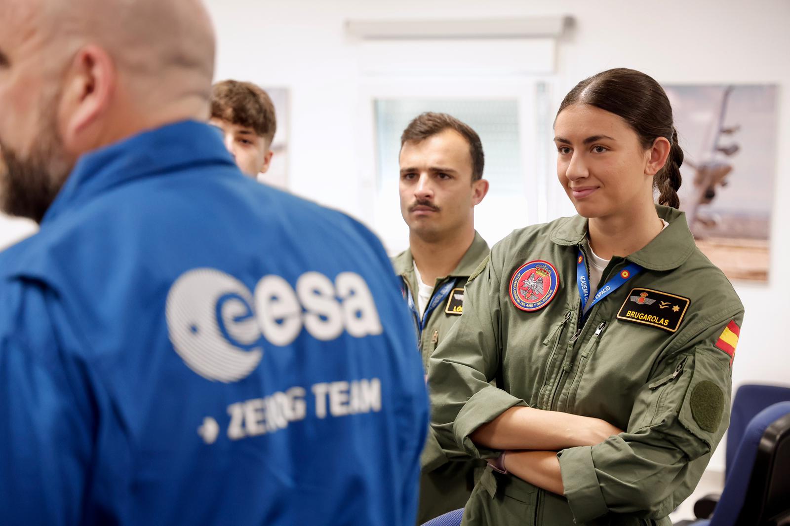 El Ejército del Aire y del Espacio acoge el ‘bautismo’ como embajadores del espacio de 30 jóvenes