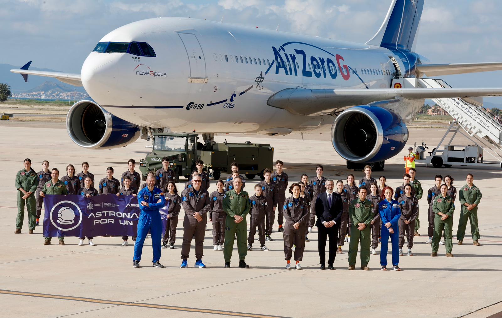 El Ejército del Aire y del Espacio acoge el ‘bautismo’ como embajadores del espacio de 30 jóvenes