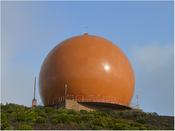 Última fase de la sustitución del rádar y radomo del EVA 22