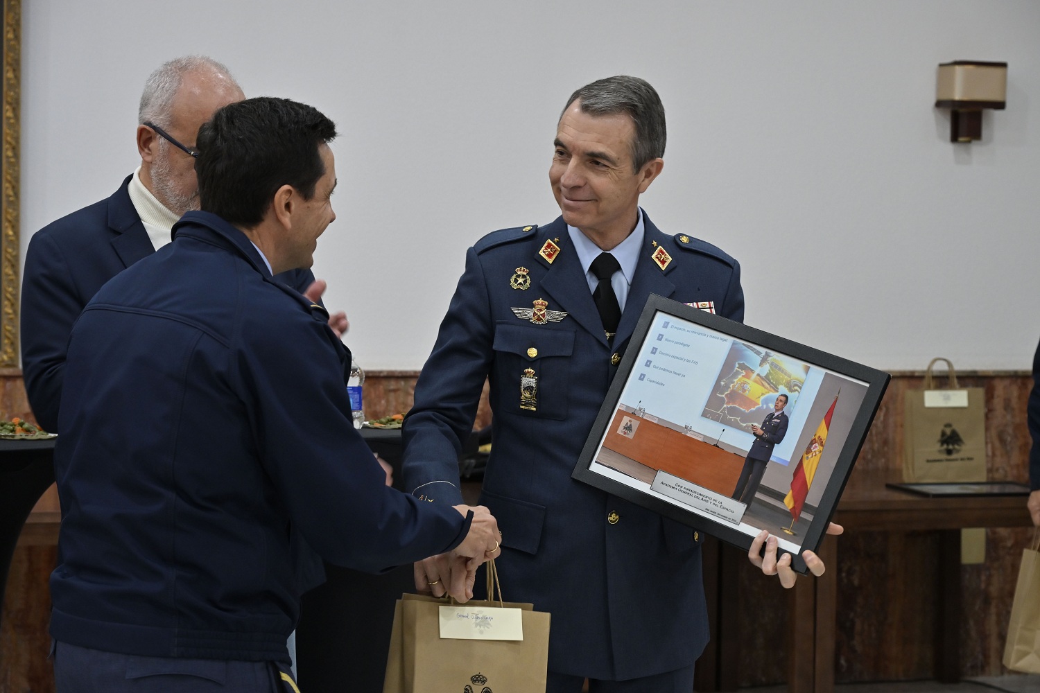 La Academia General del Aire y del Espacio continúa su ciclo de conferencias sobre el conocimiento del dominio espacial