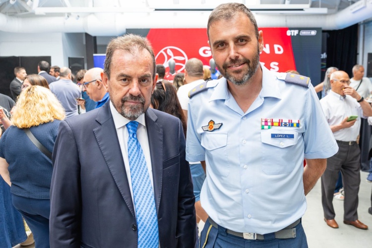 El Ala 35 en la presentación de la nueva equipación del Getafe C. F.