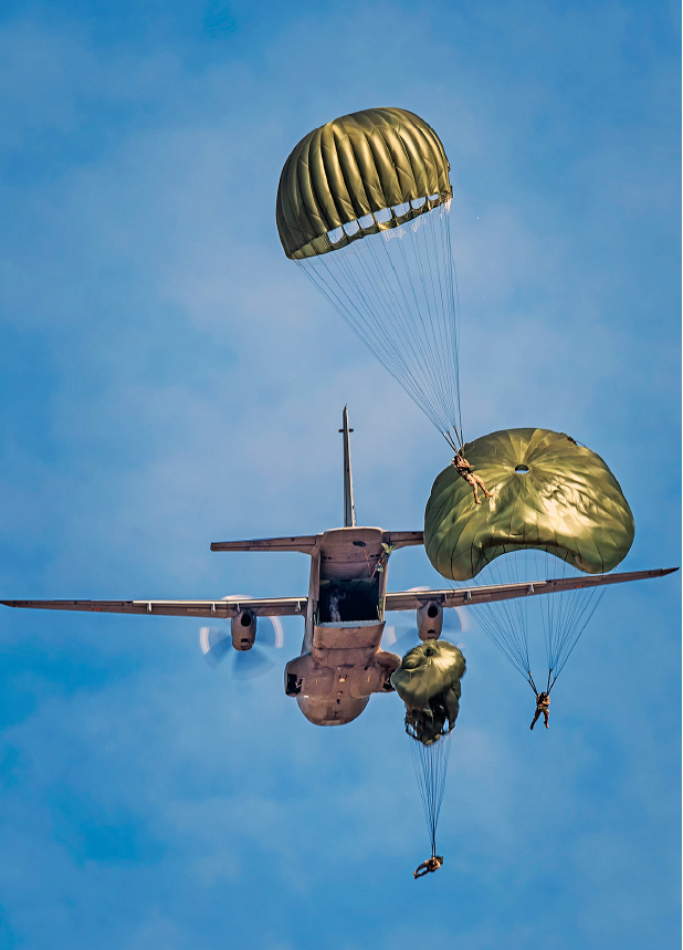 C235 con paracaidistas