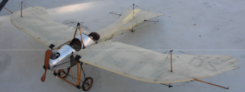 Aeromodelo Etrich Taube