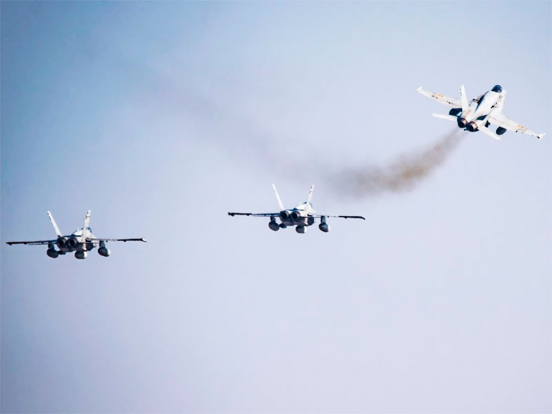 Rotura de formación de F-18