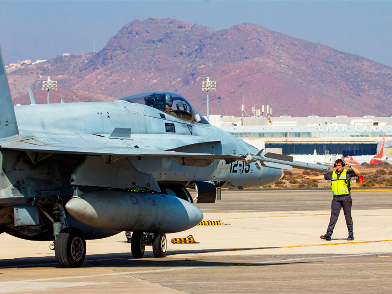 Mecánicos, armeros y personal de apoyo