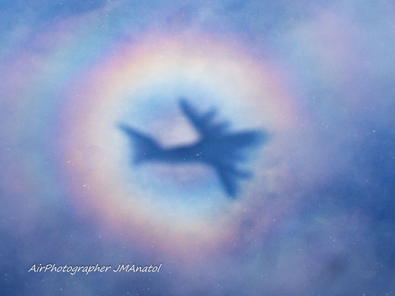 Halo solar sobre un A400M. Foto de Anatol