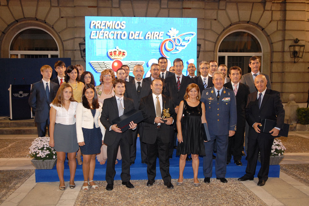 Foto de grupo con todos los premiados