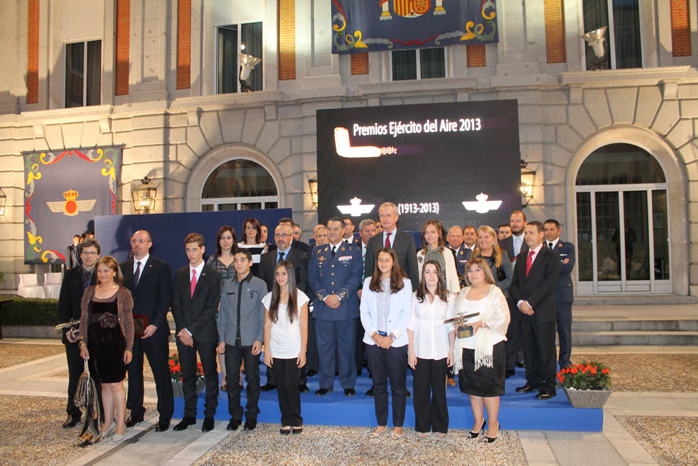 Tradicional foto de grupo con todos los premiados