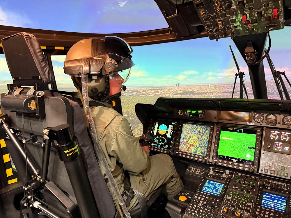 Imagen de Entrega del nuevo simulador del helicóptero NH90 de Indra al Ala 48 
