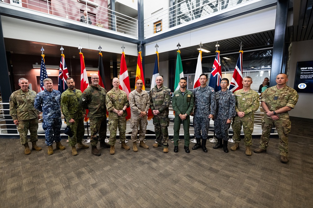 Imagen de El Mando Espacial de EE.UU muestra su reconocimiento a los países aliados y amigos con proyectos comunes en el entorno espacial