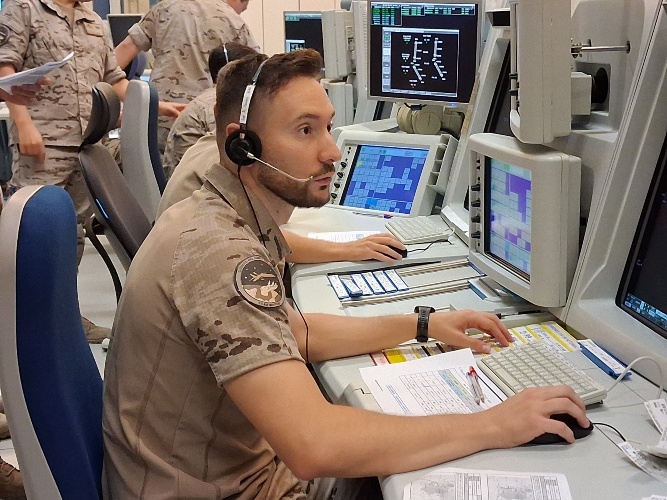 Imagen de La ECAO Madrid se prepara para el desfile aéreo del Día de la Fiesta Nacional