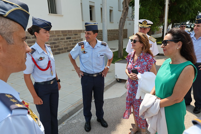 Imagen de La ministra de Defensa visita la Academia General del Aire y del Espacio para conocer de cerca el arranque del curso que acogerá a la Princesa de Asturias
