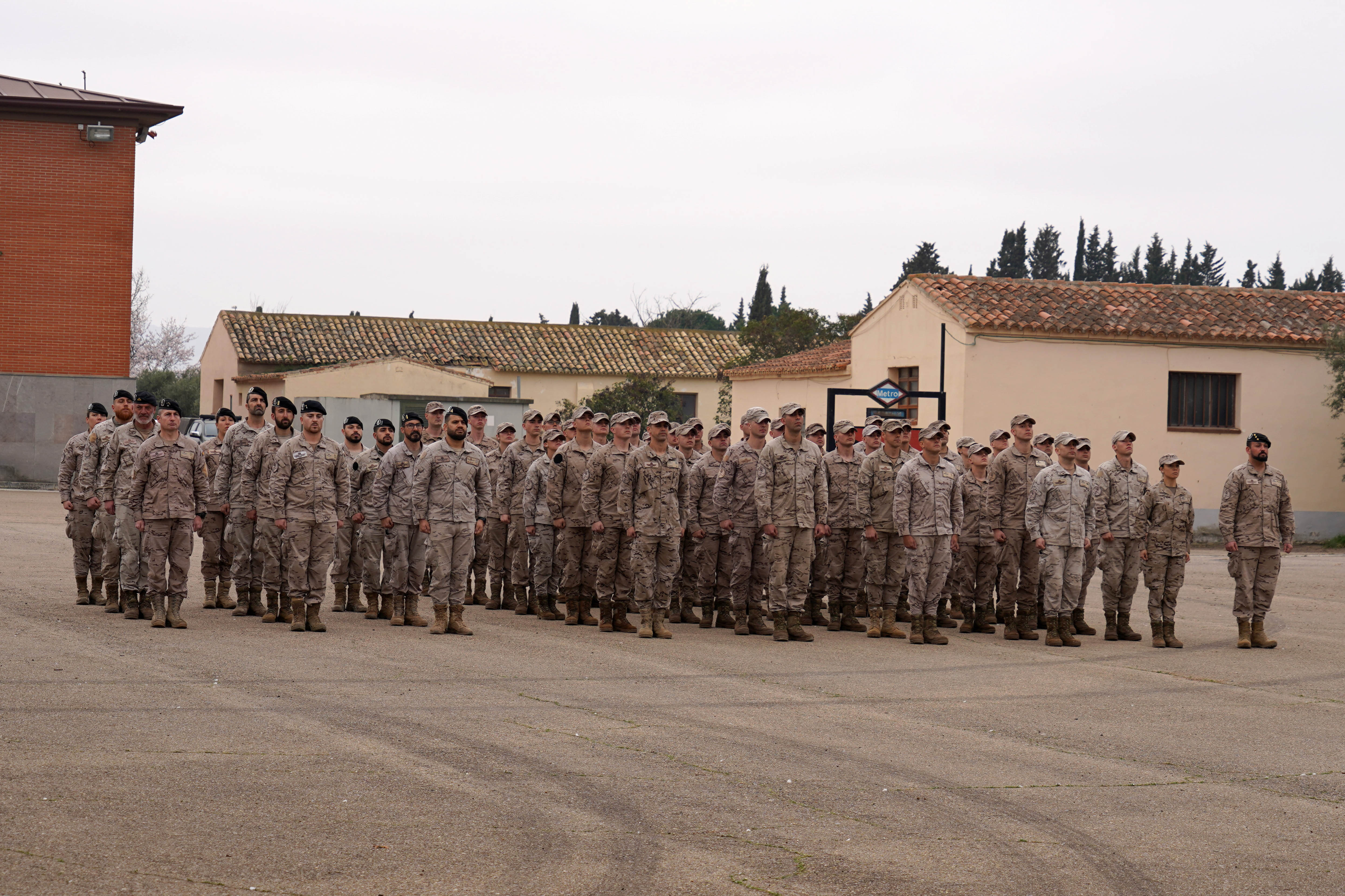 Imagen de Entrega de la Boina Negra al personal de nuevo ingreso en el EADA