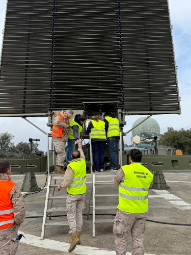 Imagen de Cursos de operación y mantenimiento del sistema LTR-25 en el Grupo Móvil de Control Aéreo