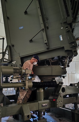 Imagen de Mantenimiento del radar Lanza 3D en el EVA 3, garantía de seguridad y precisión