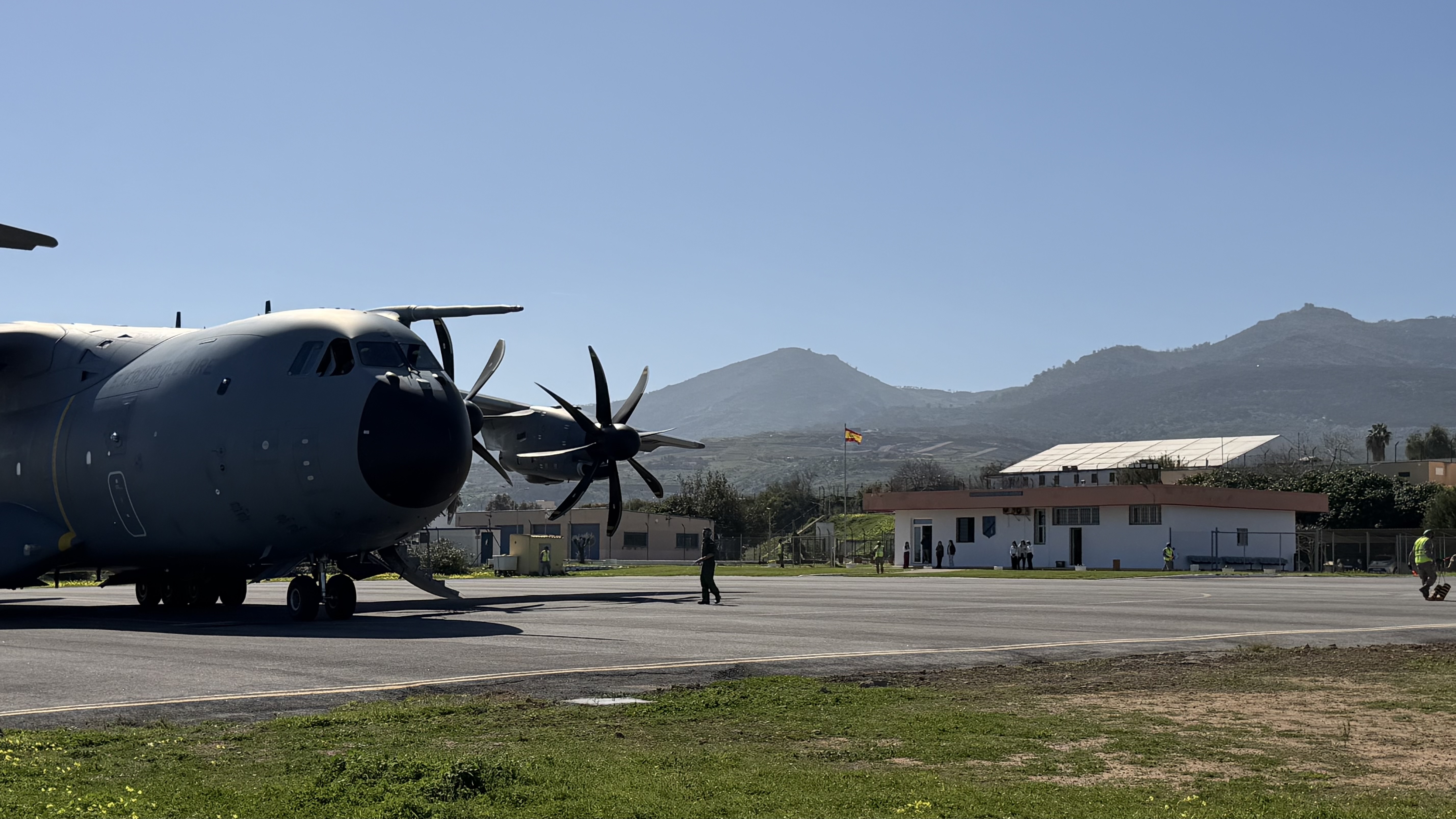 Imagen de Primer aterrizaje y estacionamiento de un A400M en el Aeródromo Militar de Melilla