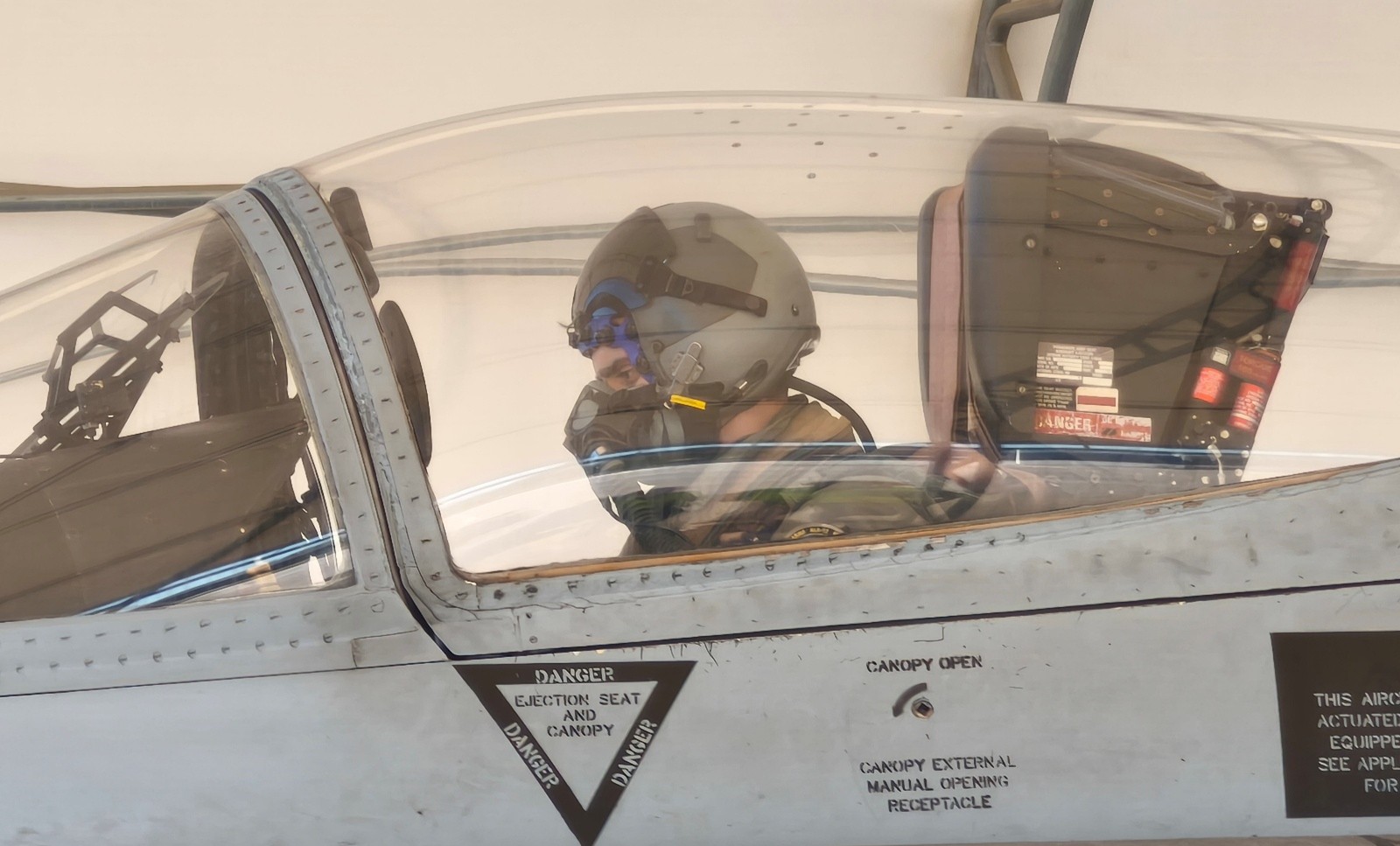 Imagen de Experiencia pionera de monitorización de actividad neurofisiológica  de pilotos de caza F18