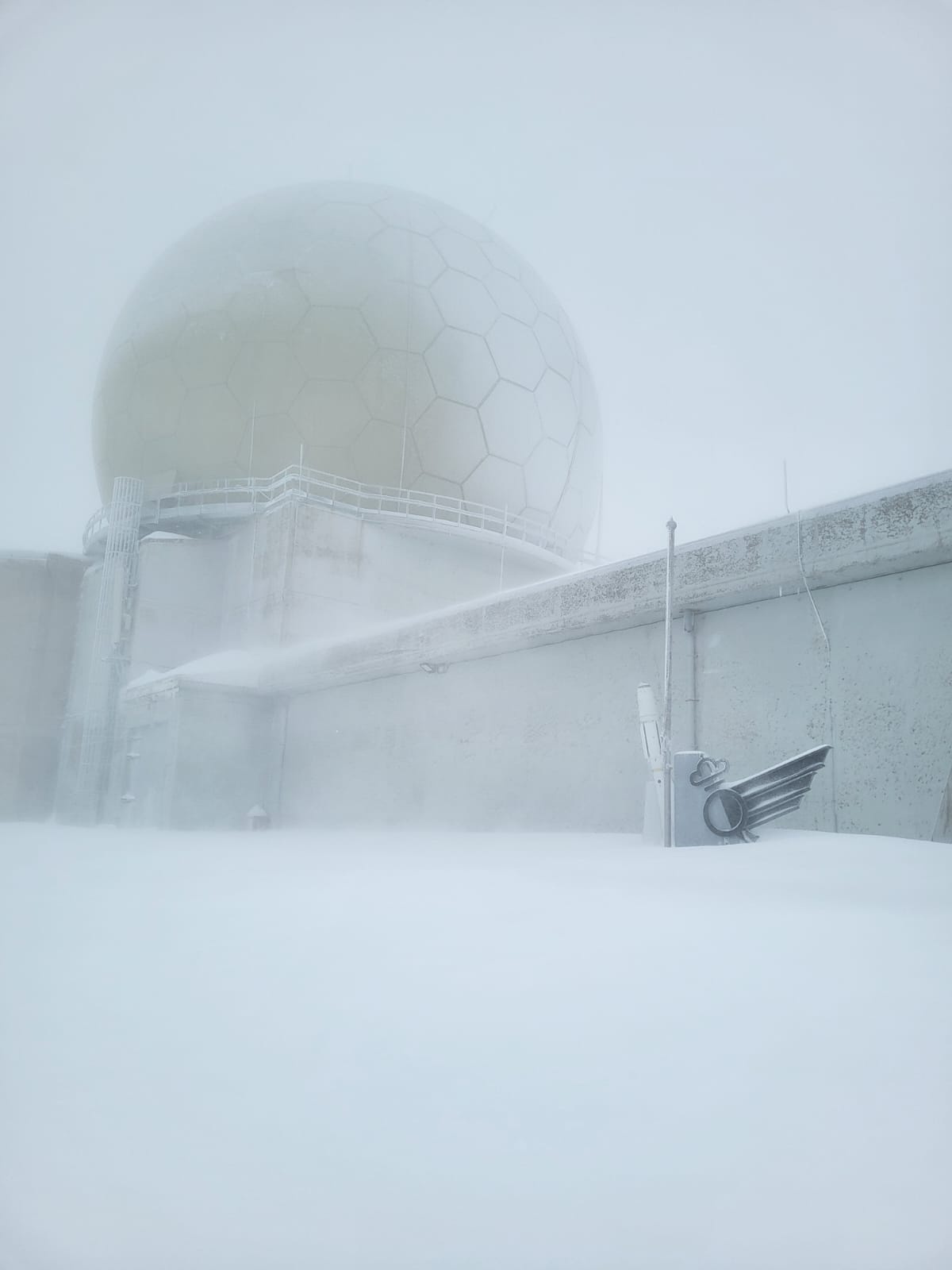Imagen de La borrasca Claudia deja su blanca huella en el EVA nº. 12