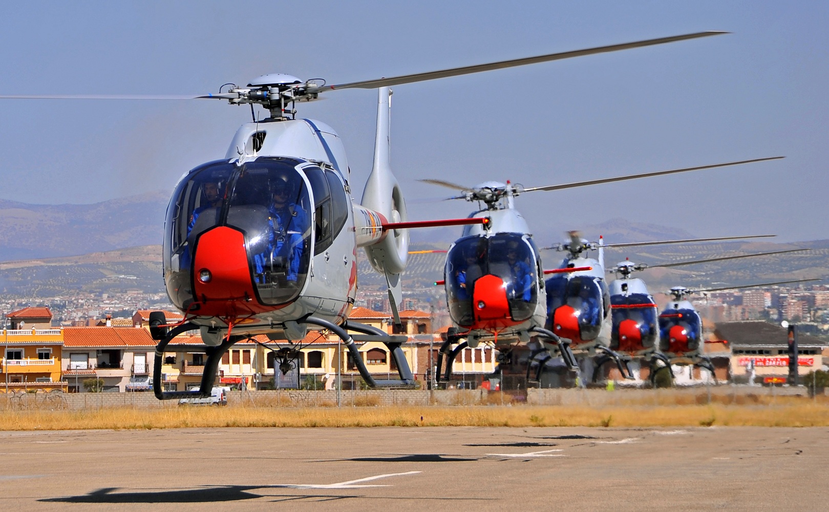 Imagen de Cinco helicópteros dibujarán en el cielo de Ipanema una exhibición aérea única