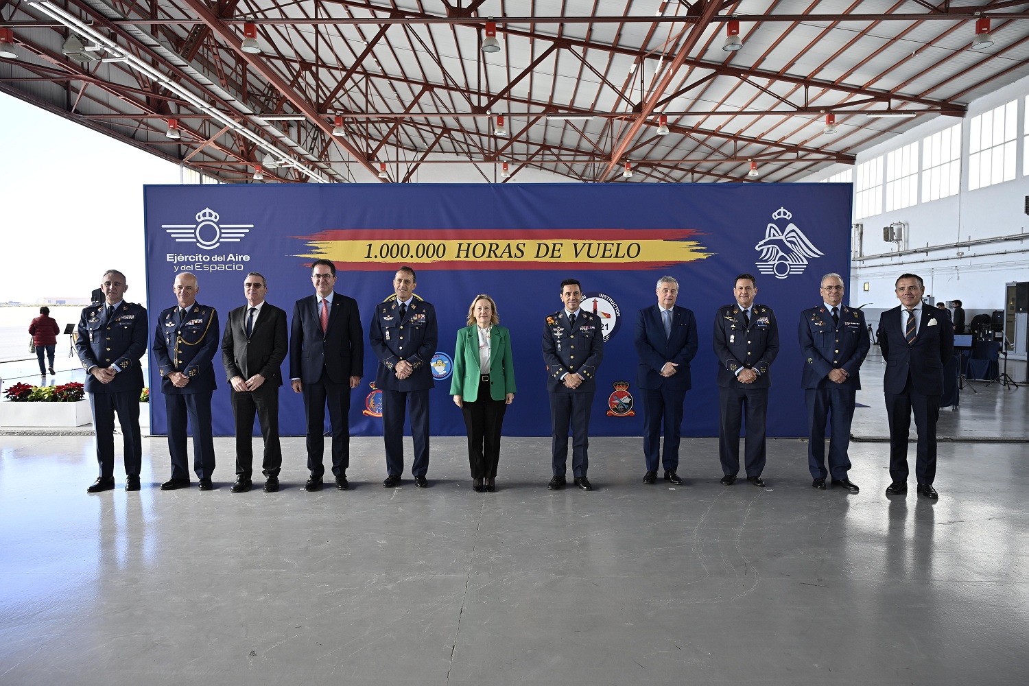 Imagen de La AGA acoge el acto conmemorativo del millón de horas de vuelo y recibe los últimos E.27 Pilatus