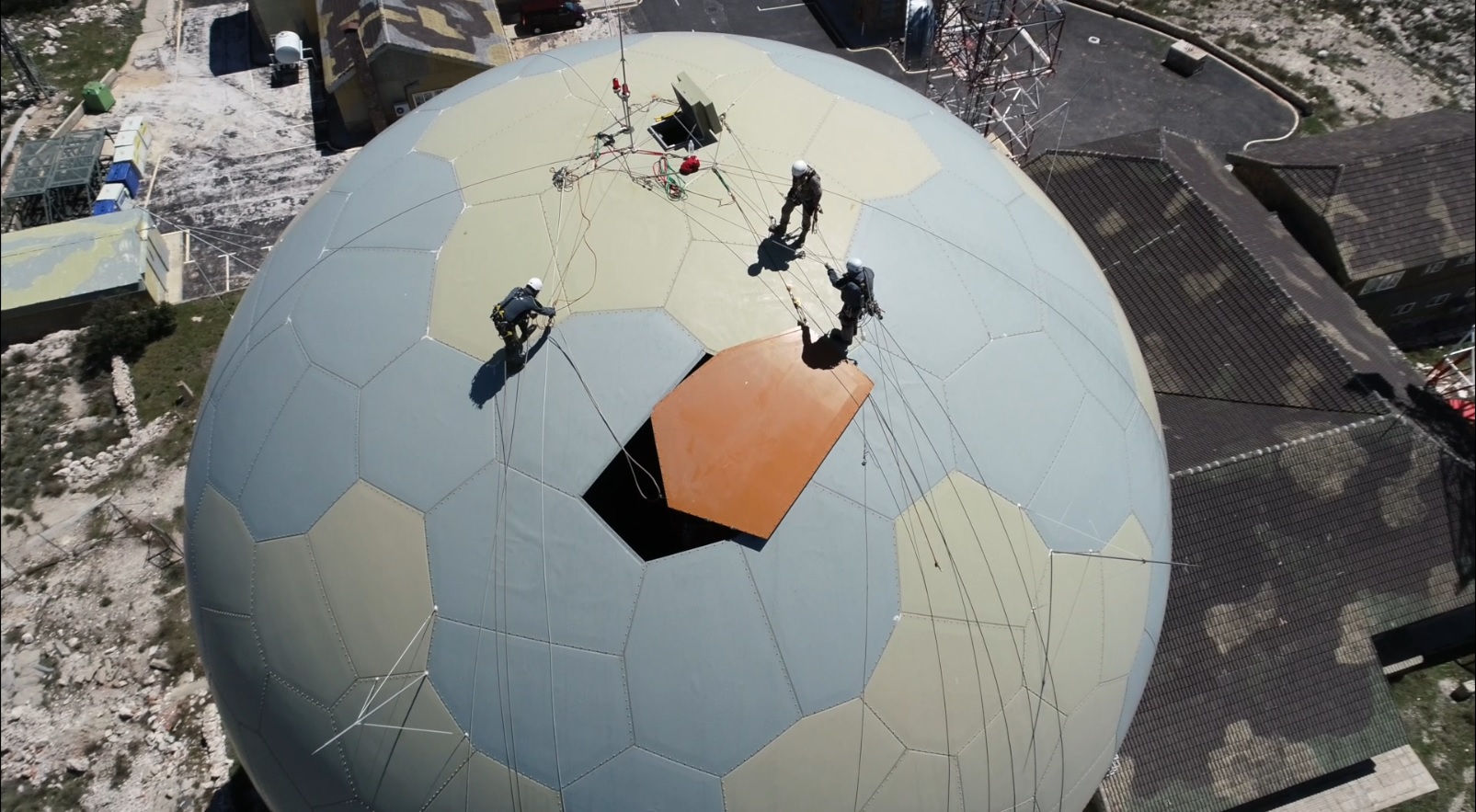 Imagen de Así realizamos el mantenimiento de nuestros radomos